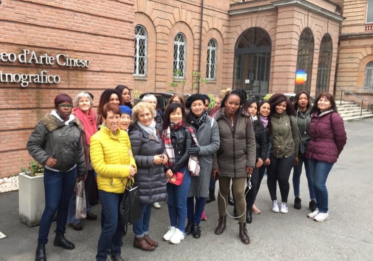 Sempre del Centro Interculturale, un gruppo di amiche in visita per apprezzare le varie culture