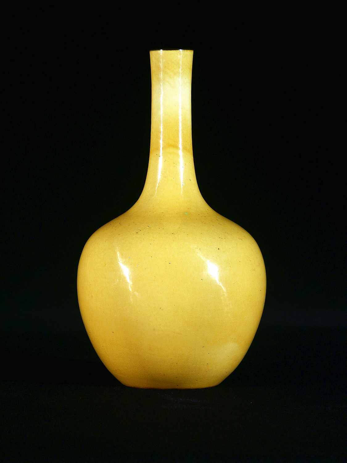 Vaso a bottiglia con collo lungo