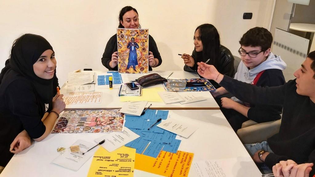 CORSI DI FORMAZIONE e TRAINING - Il lavoro di gruppo: una brava facilitatrice sa portare le persone a trovare la strada e la soluzione facendola emergere dal confronto e dal gruppo