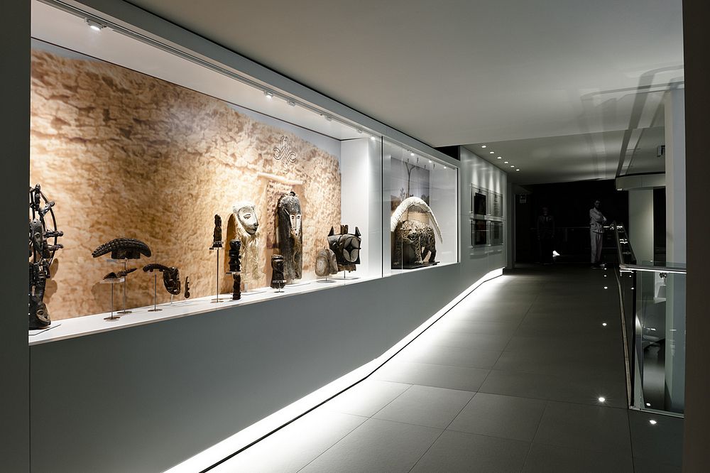 Vetrine dedicate all'Arte Tradizionale Africana