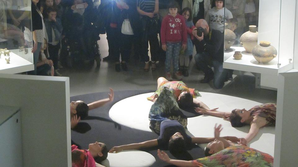 Momento coreografico all'anfiteatro delle ceramiche cinesi, coreografo Matteo Catalini