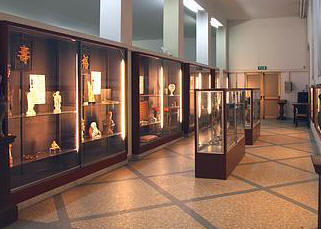 Il museo sistemato nel salone seminterrato della Casa Madre a Parma (1998-2010)