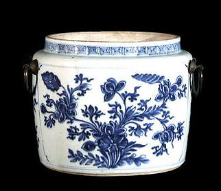 Vaso in ceramica donato dal sen. Fedele Lampertico