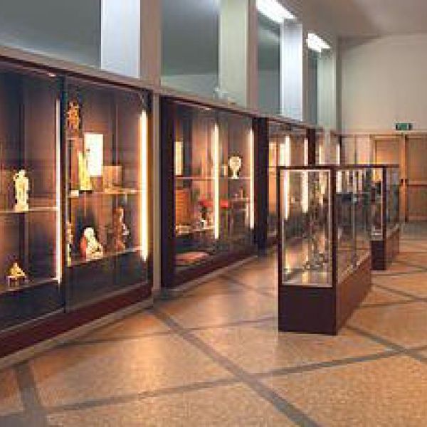 Il museo sistemato nel salone seminterrato della Casa Madre a Parma (1998-2010)